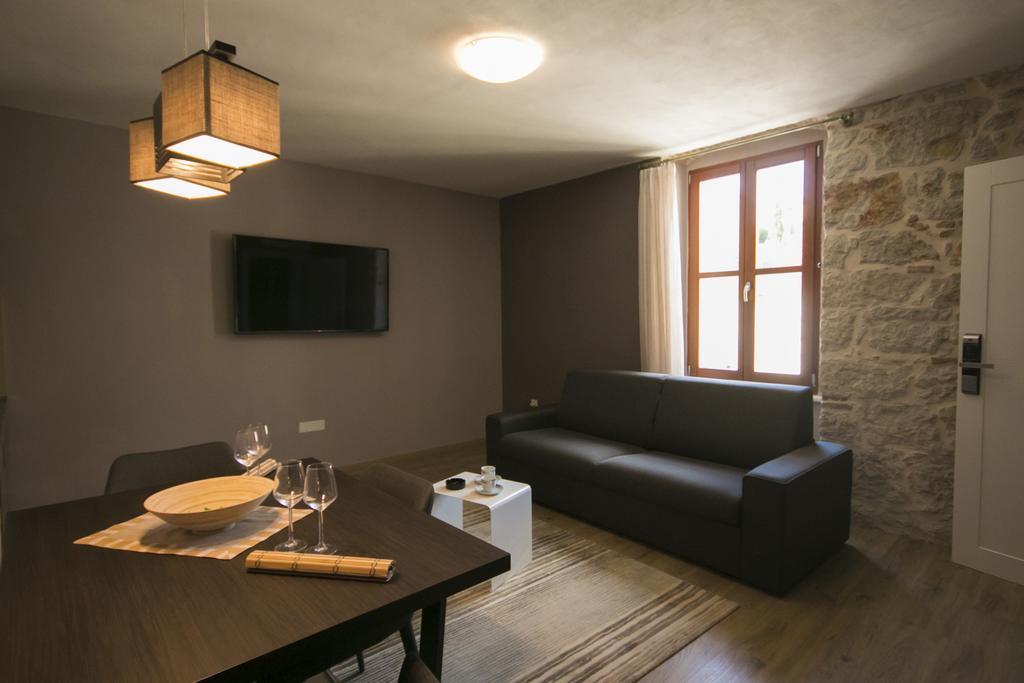 ורסאר Apartmens Melisa מראה חיצוני תמונה