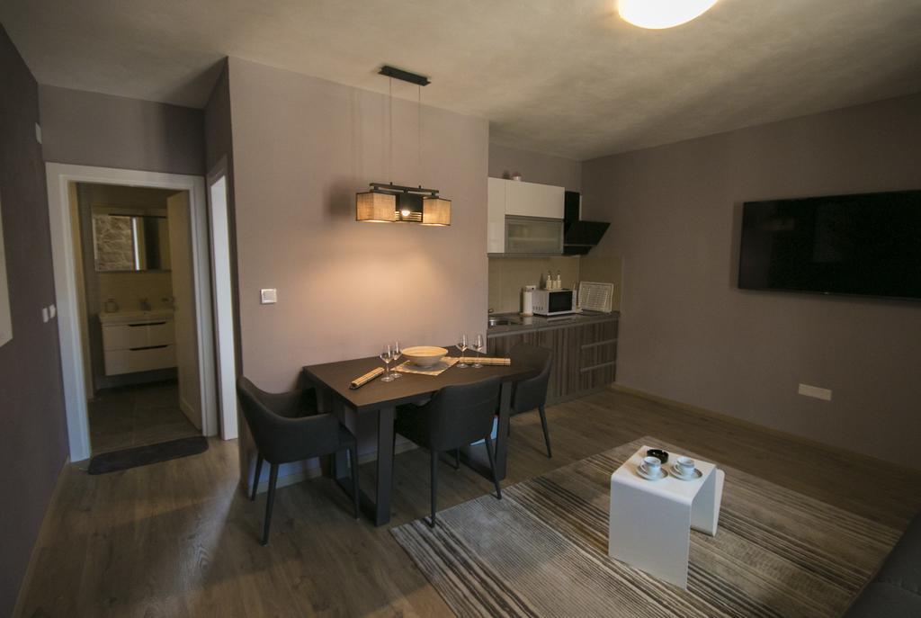 ורסאר Apartmens Melisa מראה חיצוני תמונה